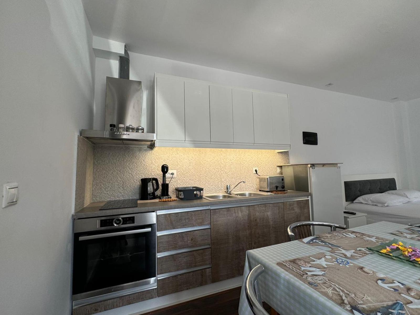 Sulozeqi Apartments Ksamil Dış mekan fotoğraf